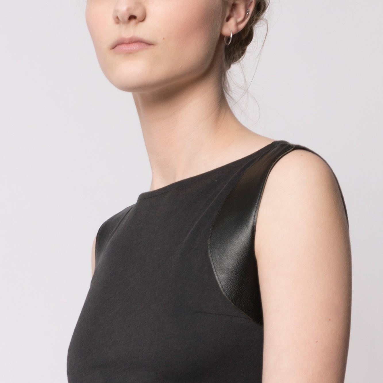 Fitted dress with leather detail - Tindi