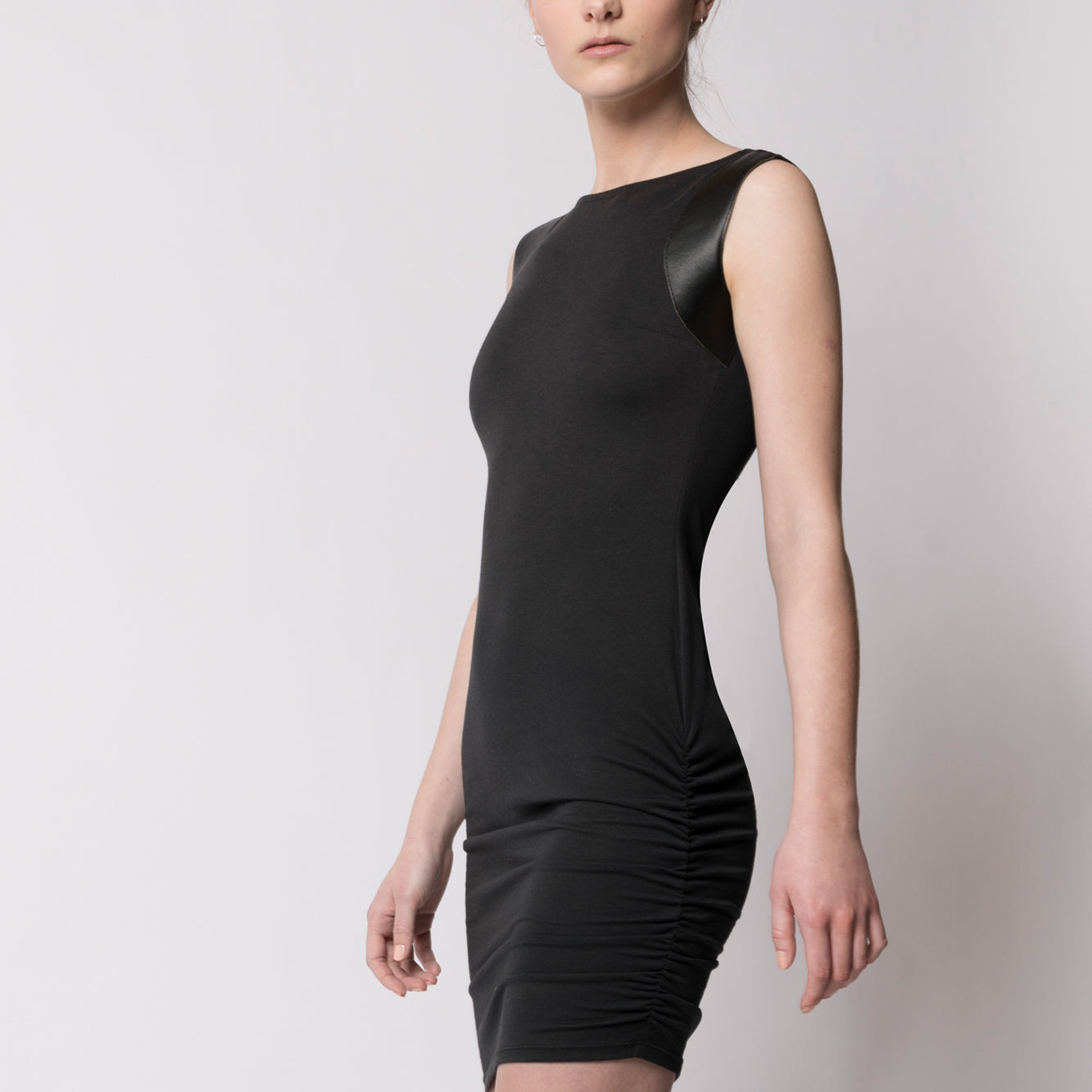 Fitted dress with leather detail - Tindi